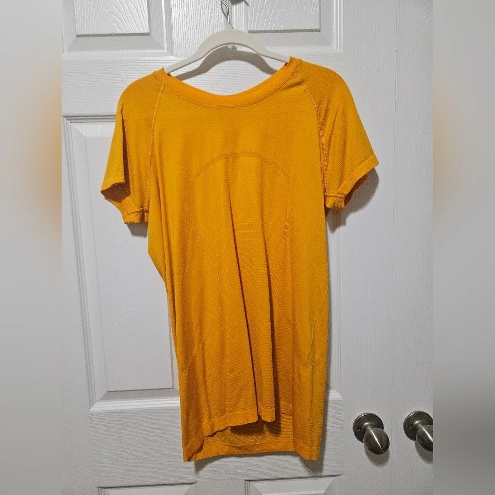 Lululemon Swiftly Tech Short Sleeve 14 Orange
